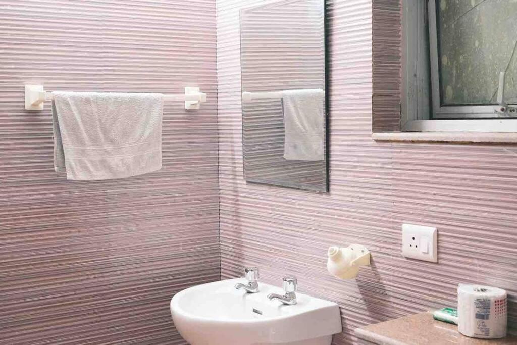 Apartment Away From Close To Delhi Airport And Metro Two Bedroom New Delhi