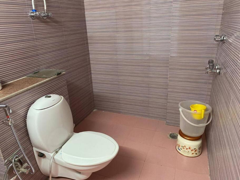 Away From Close To Delhi Airport And Metro Two Bedroom Apartment