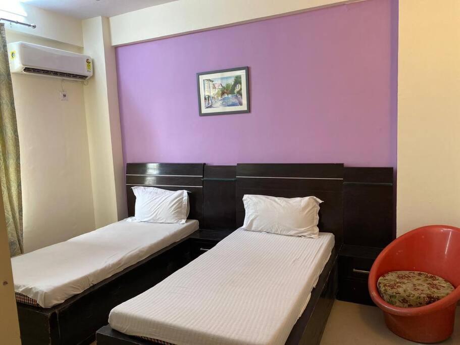 Away From Close To Delhi Airport And Metro Two Bedroom