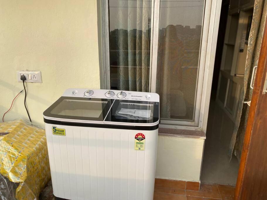 Away From Close To Delhi Airport And Metro Two Bedroom Apartment New Delhi
