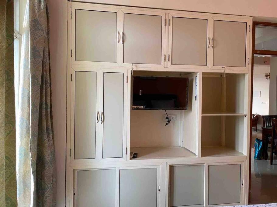Away From Close To Delhi Airport And Metro Two Bedroom